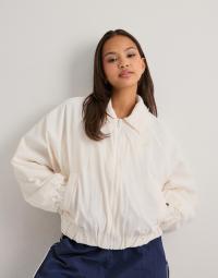 New Balance - Hvid - Woven Bomber Jacket