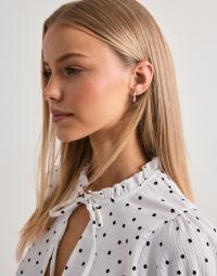 Pilgrim - Sølv - Here Hoop Earrings