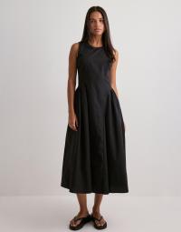 Neo Noir - Sort - Zora Poplin Dress