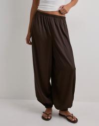 Pieces - Brun - Pcfesta Mw Satin Balloon Pant Wvn D