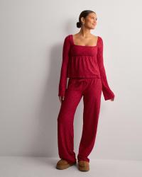 Nelly - Rød - Cute Broderie LS Top