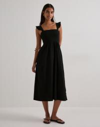 Pieces - Sort - Pcluna Smock Strap Dress Sa Bc