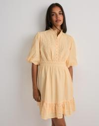 Vero Moda - Gul - Vmclover 2/4 High Neck Short Dress