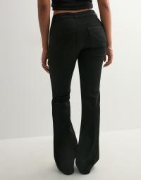 Nelly - Sort - Low Waist Perfect Bootcut Jeans