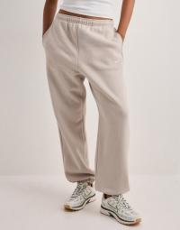 Nike - Beige - W Nk Stdo Flc Mw Hr Os Cff Pnt