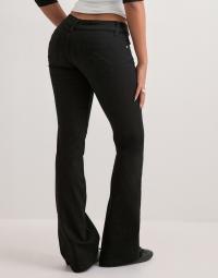 Nelly - Sort - Ultra Low Bootcut Jeans