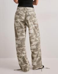Nelly - Beige - Camo Cargo Pants