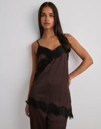 Pieces - Brun - Pcariel Assymetric Lace Top D2D Pp