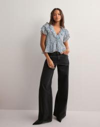 Nelly - Blomstret - Dreamy Flounce Blouse