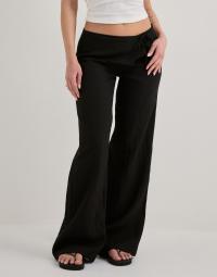 Nelly - Sort - Front Detail Pants