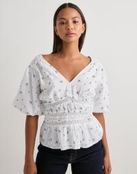Neo Noir - Hvid - Sapura Flower Dobby Blouse