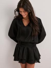 Neo Noir - Sort - Bari Chiffon Dress