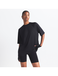 Oversized NikeSKIMS Airy-T-shirt til kvinder - sort